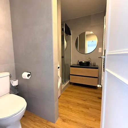 M002 Marquer T2 Spacieux Et Lumineux Avec Balcon A Deux Pas Du Centre Апартаменты