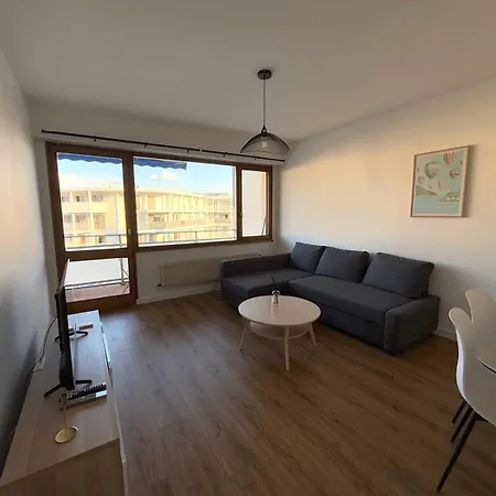 M2 Marquer Spacieux Et Lumineux Avec Balcon A Deux Pas Du Centre Annemasse